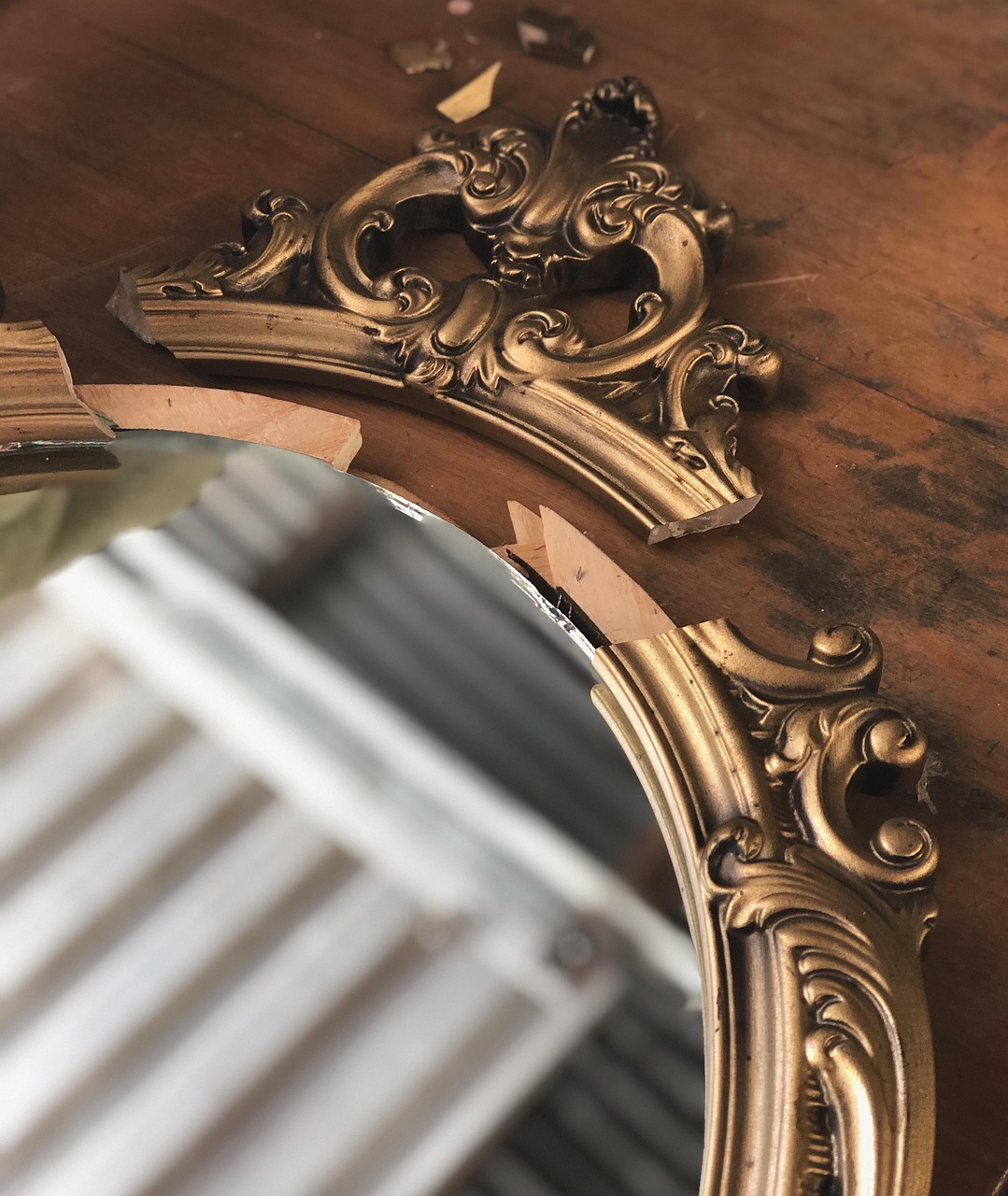 Free Vintage Mirror Broken Mirror photo and picture